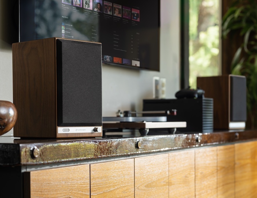 Âm Thanh Hoàn Hảo với Loa Bluetooth Audioengine HD5 Mới Ra Mắt