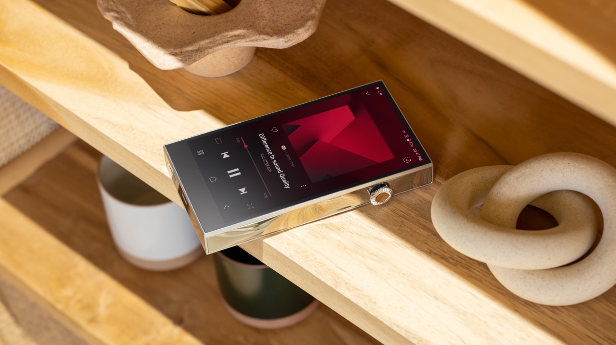 Astell & Kern ra mắt máy nghe nhạc A&futura SE300 và tai nghe Vision Ears Aura