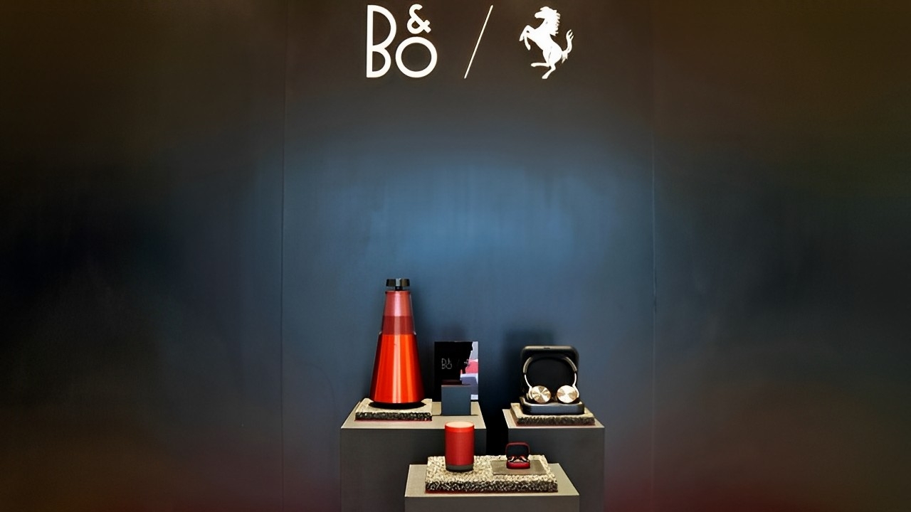 Bang & Olufsen Vừa Ra Mắt Bộ Loa và Tai Nghe Bản Giới Hạn B&O Ferrari Edition 2023