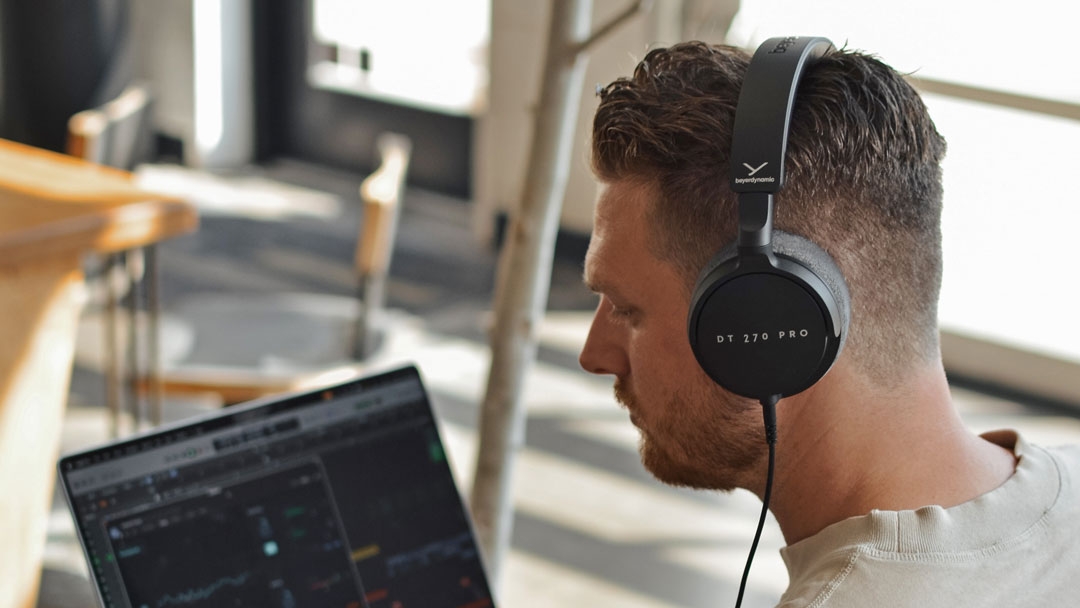 Beyerdynamic DT 270 Pro Review: Tai Nghe Kiểm Âm Nhỏ Gọn, Chính Xác Chuẩn Studio