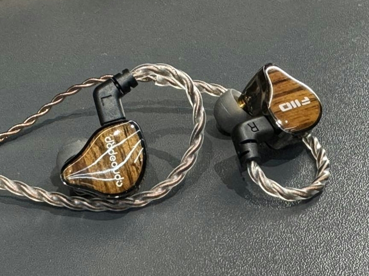 Đánh Giá Chất Âm Tai Nghe In-Ear FiiO JH13: Cân Bằng, Chi Tiết Và Dễ Nghe
