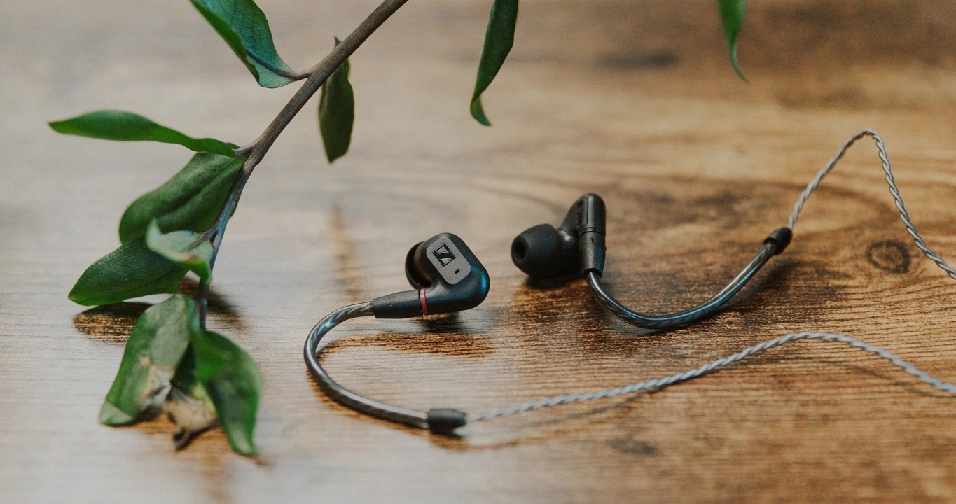 Đánh Giá Chi Tiết Chất Âm Tai Nghe In Ear Sennheiser IE 200