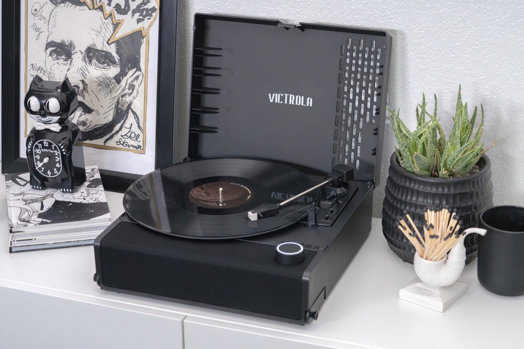 Đánh giá chi tiết Mâm Đĩa Than Di Động Kèm Loa Bluetooth Victrola Revolution GO Turntable w/BT VT VSC-750SB