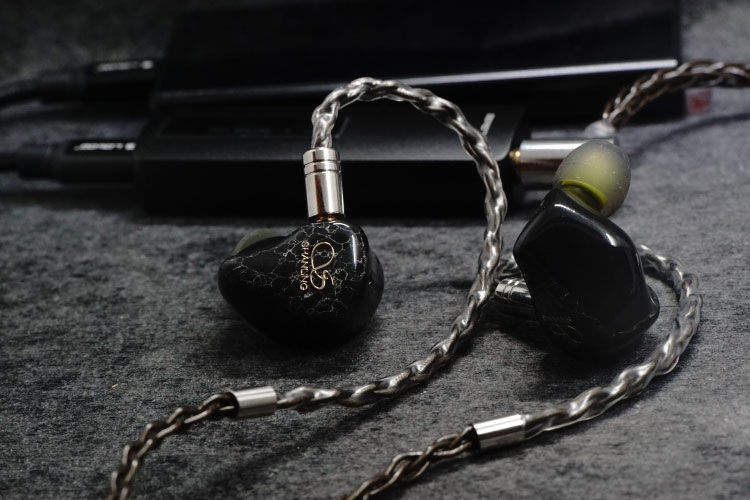 Đánh giá Shanling ME700 chiếc tai nghe IEM hybrid 5 trình điều khiển