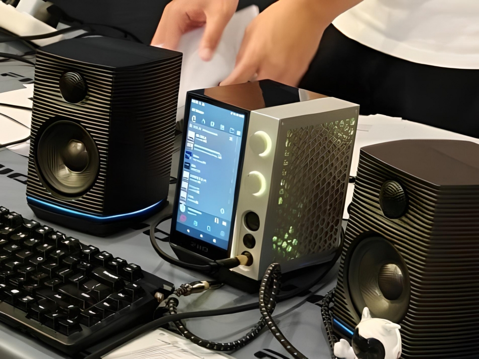 Fiio R9 rò rỉ những hình ảnh đầu tiên cùng những thông số kỹ thuật hấp dẫn 