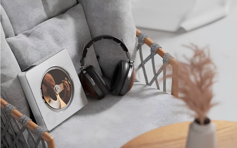 FiiO SNOWSKY BEATBOX Chính Thức Được FiiO Cho Ra Mắt – Máy Nghe CD Đa Năng Kết Hợp Loa Stereo, Bluetooth LDAC Và Radio FM