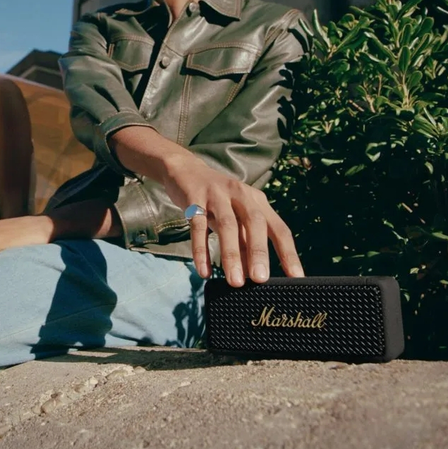 Marshall ra mắt loa bluetooth Emberton II nhiều nâng cấp mới ?