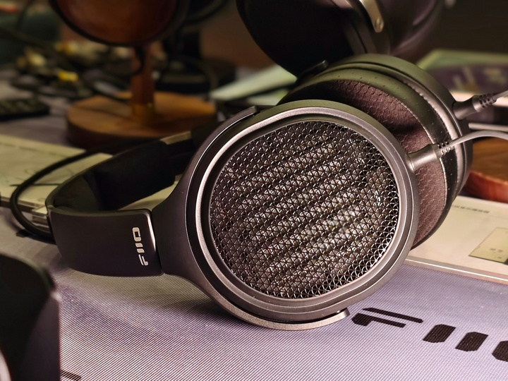 Tai Nghe Planar Magnetic Open-Back FiiO JT7 – Vô Địch Phân Khúc 3 Triệu: Ngon Bổ Rẻ